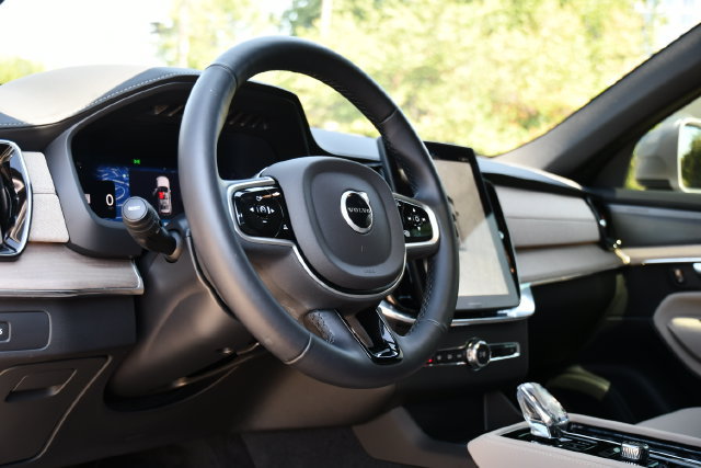 New 2026 Volvo XC90 B6 Plus w/ Protection Package Premier AWD/4WD image 12