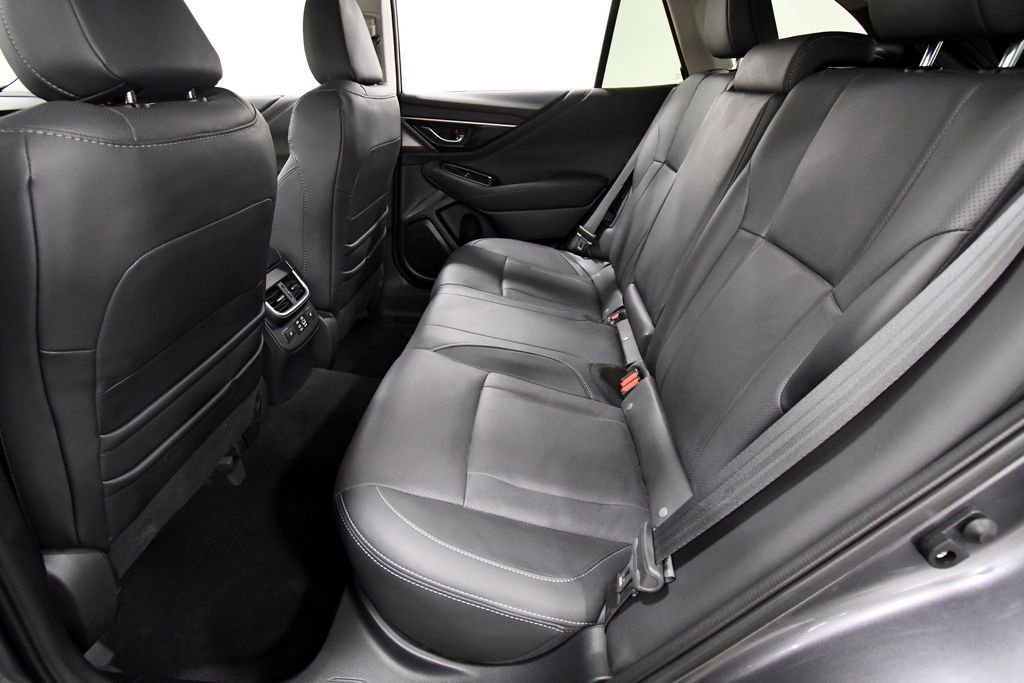 Used 2025 Subaru Outback Limited image 15