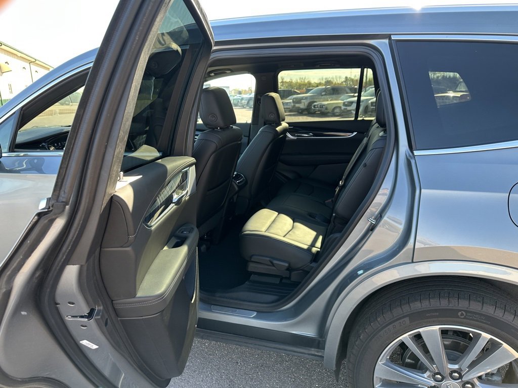 Used 2024 Cadillac XT6 Premium Luxury image 20