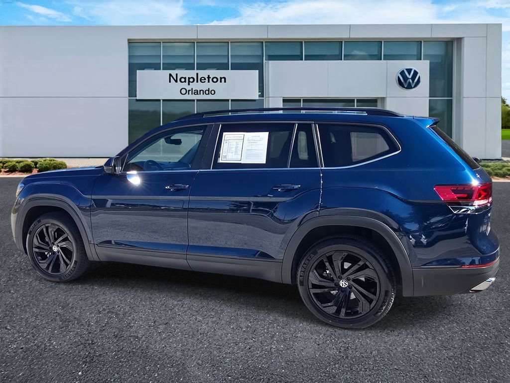 Used 2023 Volkswagen Atlas SE w/ Panoramic Sunroof Package image 8