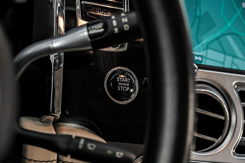 Used 2015 Rolls-Royce Wraith RWD image 28