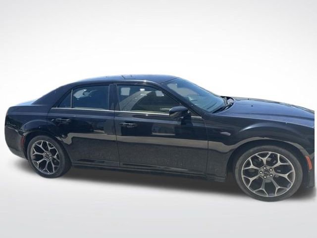 Used 2017 Chrysler 300 S RWD image 8