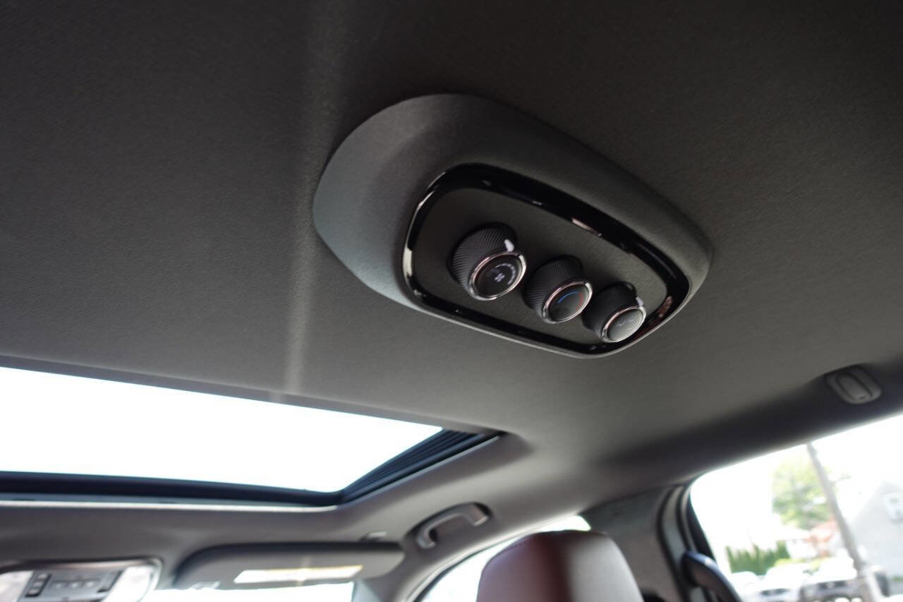 Used 2024 Dodge Durango R/T w/ Blacktop Package AWD/4WD image 46