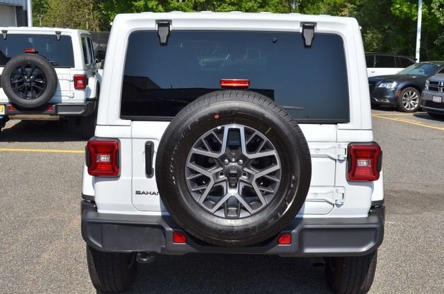 Used 2025 Jeep Wrangler Unlimited Sahara AWD/4WD image 7