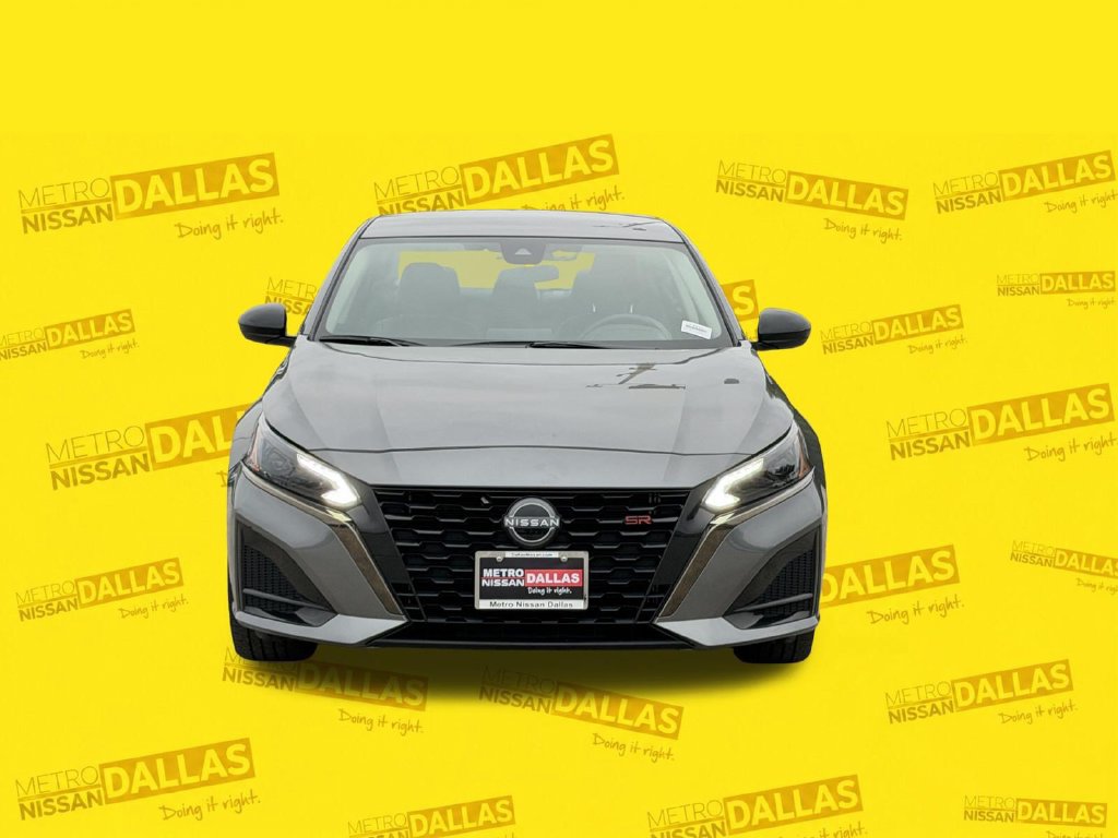 Used 2024 Nissan Altima 2.5 SR AWD/4WD image 3