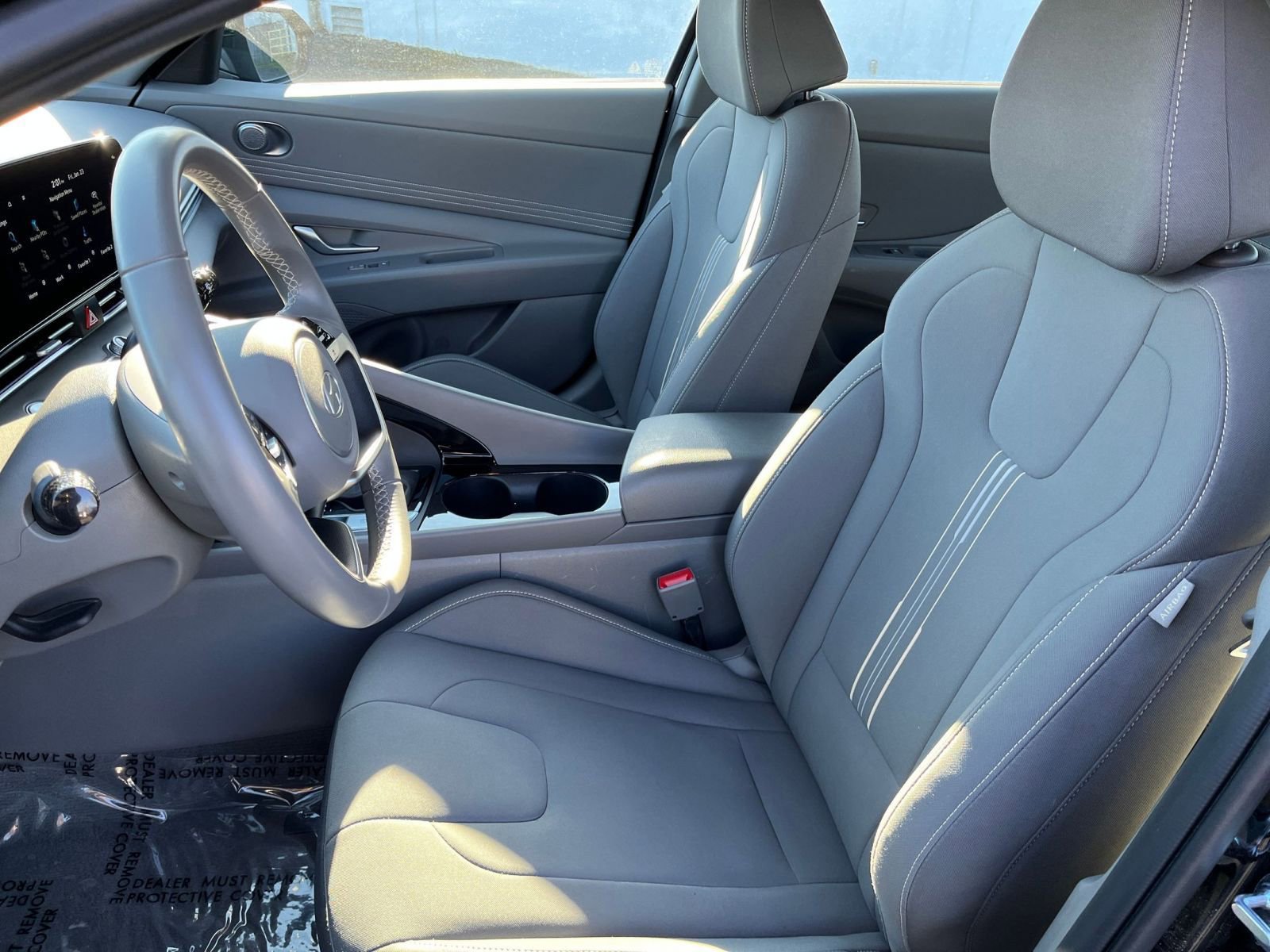 Used 2025 Hyundai Elantra SEL image 36