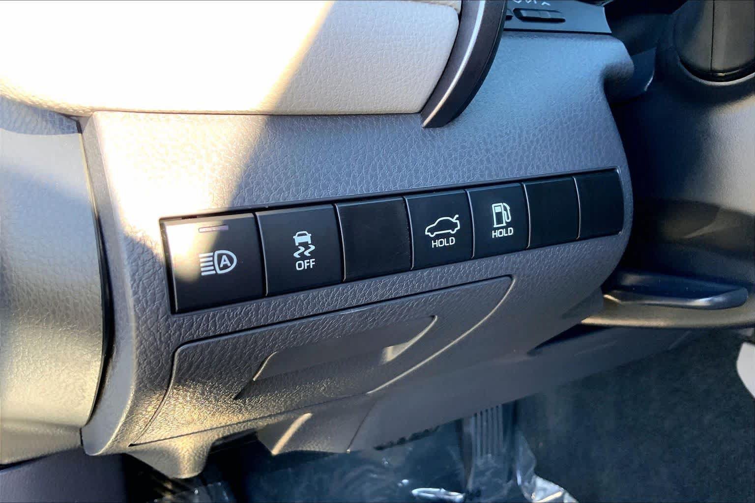 Used 2024 Toyota Camry LE AWD/4WD image 36