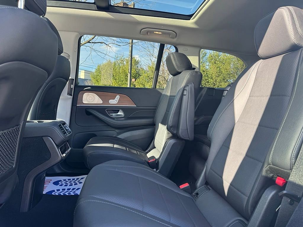Used 2024 Mercedes-Benz GLS 450 4MATIC image 25