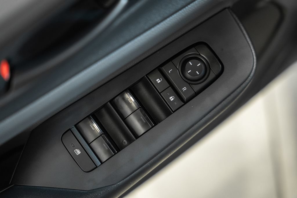 Used 2025 Toyota Prius LE FWD image 34