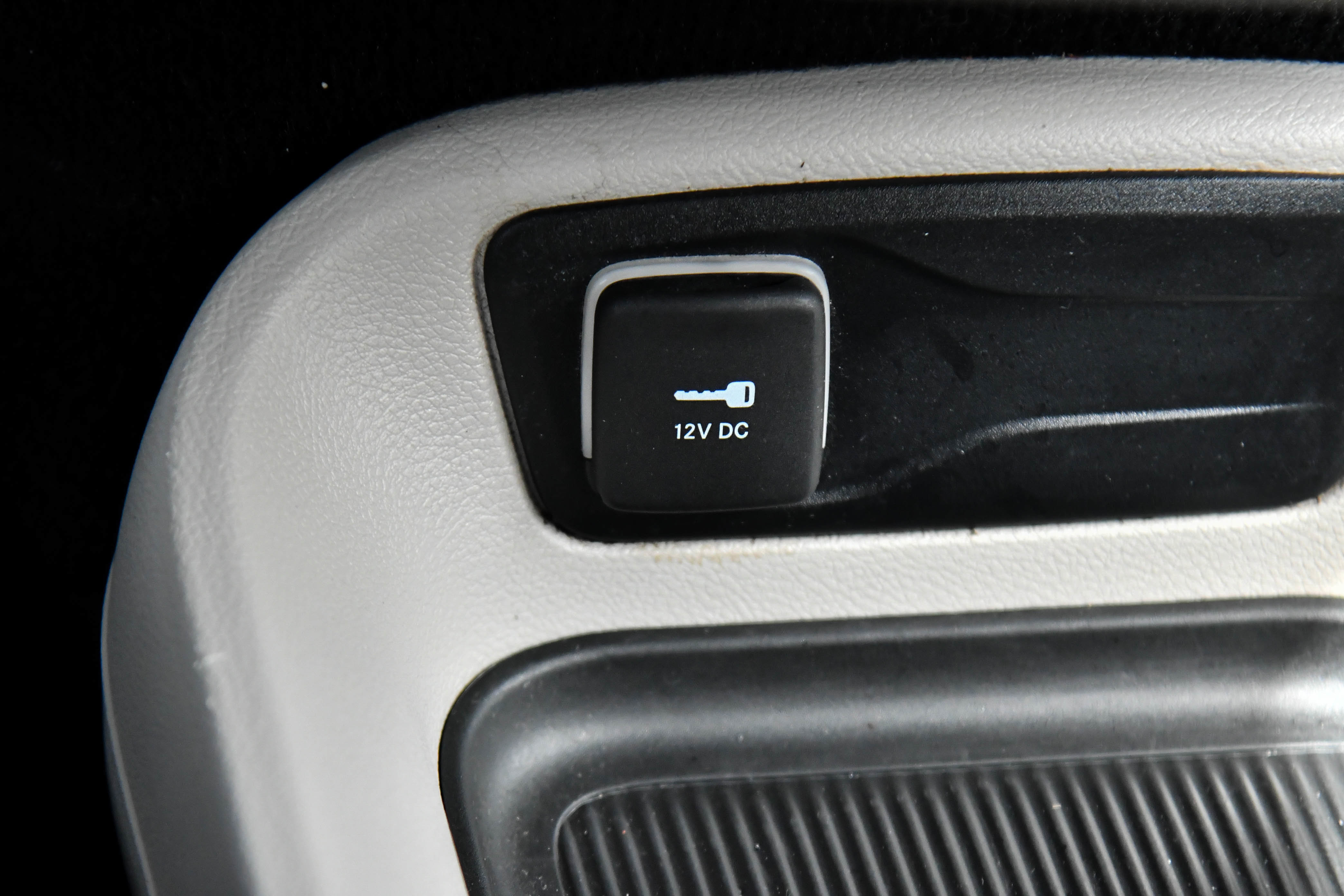 Used 2023 Chrysler Pacifica Touring-L FWD image 28