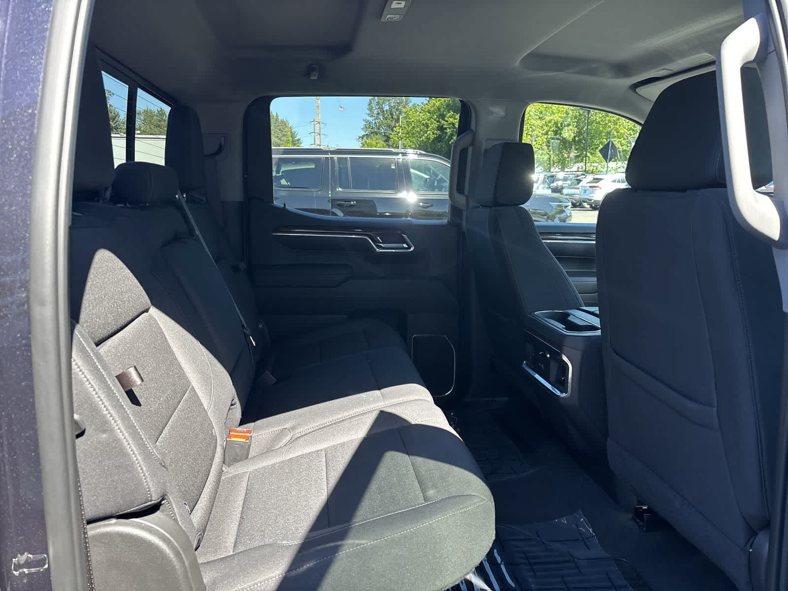 Used 2024 GMC Sierra 1500 Elevation w/ Preferred Package AWD/4WD image 6