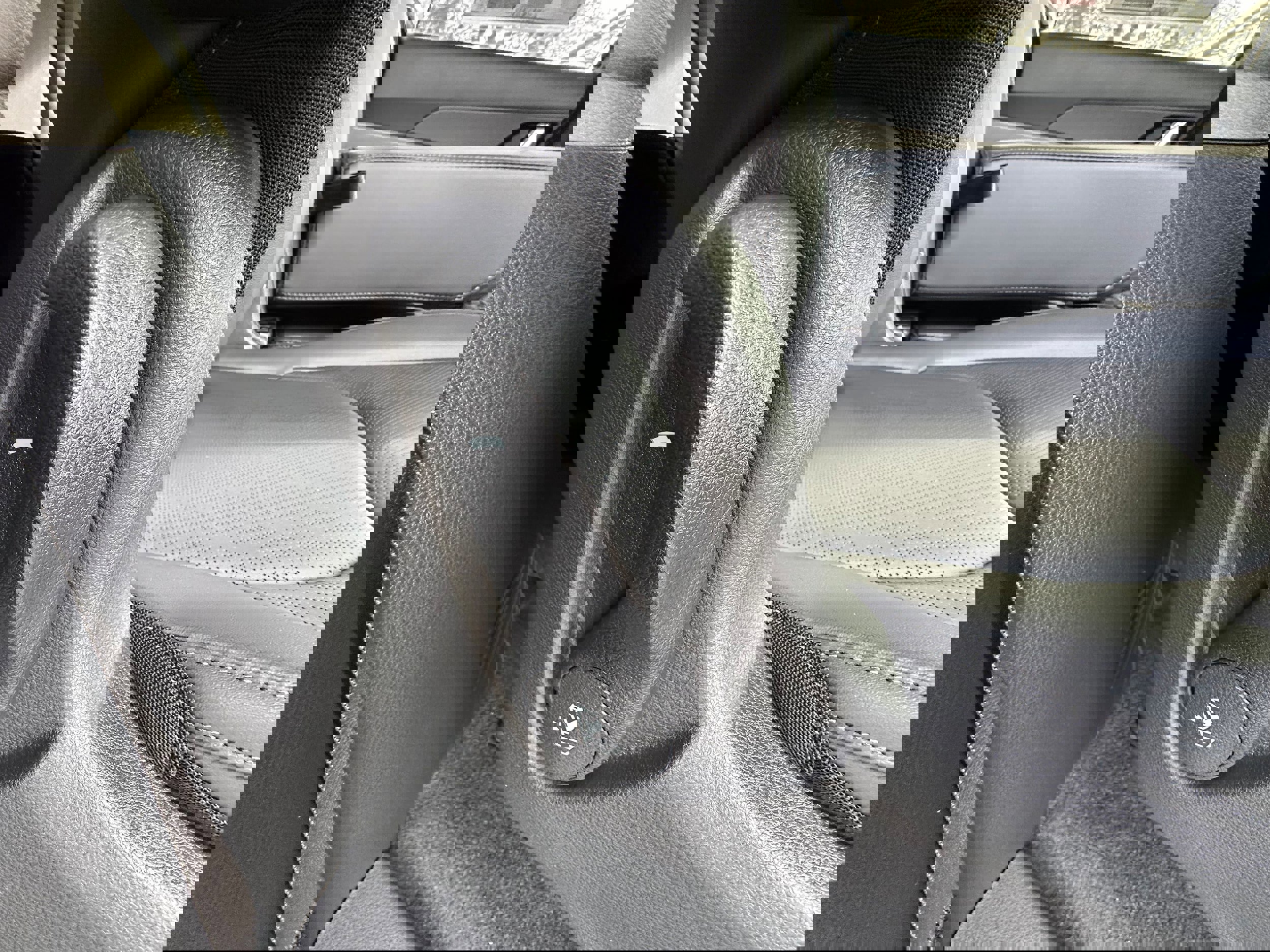 New 2026 Kia Carnival EX image 21