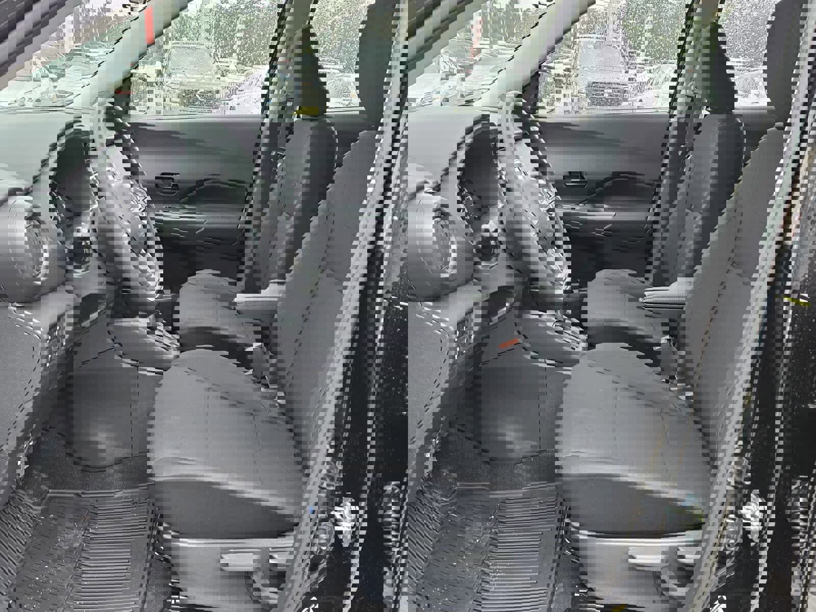 New 2025 Nissan Kicks Play S image 3