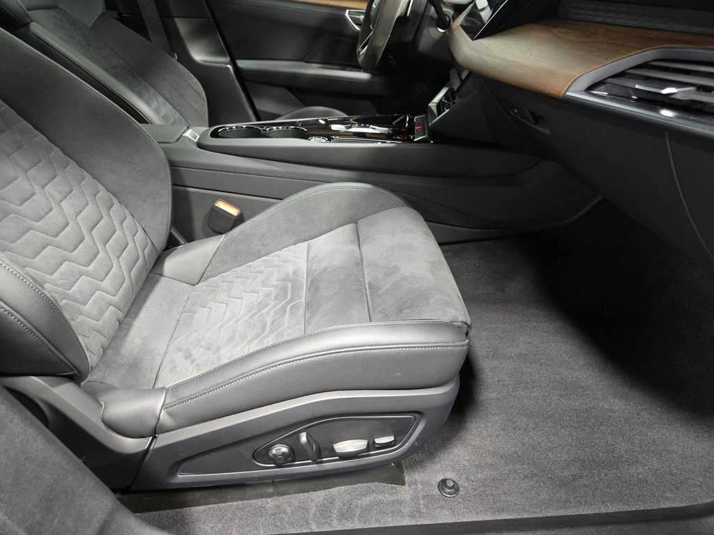 Used 2022 Audi e-tron GT Premium Plus image 51