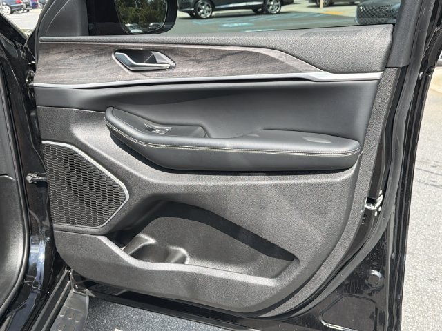 Used 2026 Jeep Grand Cherokee L Limited w/ Limited Altitude Package AWD/4WD image 16