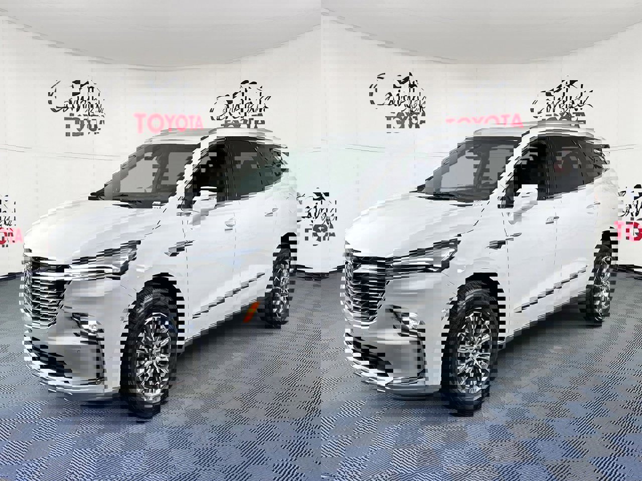 Used 2024 Buick Enclave Premium image 2