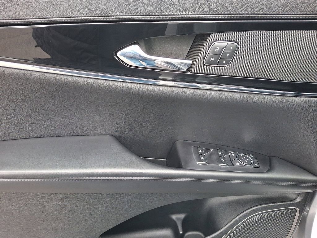 Certified 2022 Lincoln Nautilus Reserve image 12