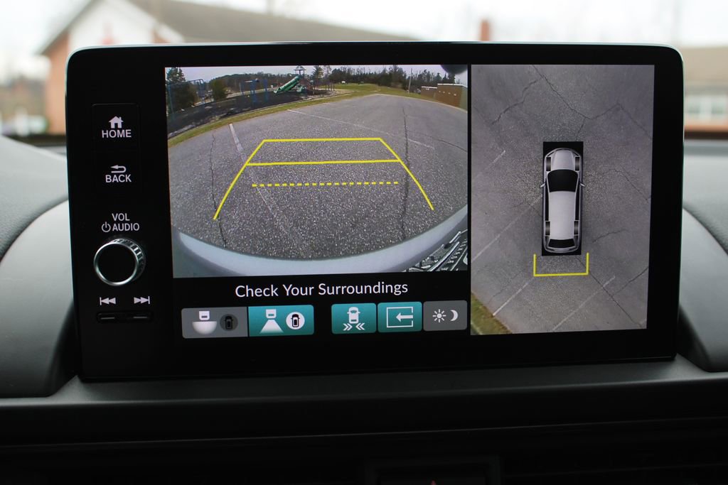 Used 2025 Honda Pilot TrailSport image 19