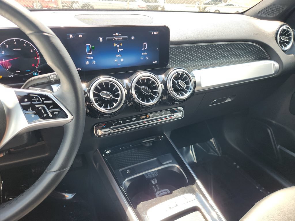 Used 2024 Mercedes-Benz GLB 250 image 27