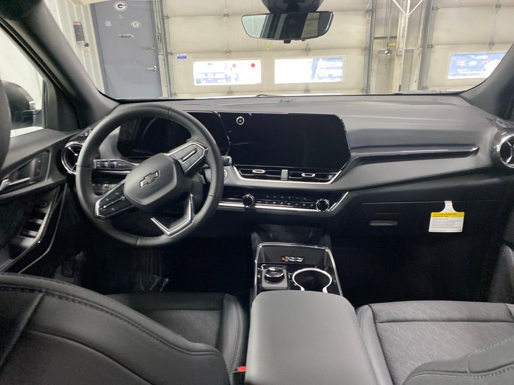 New 2026 Chevrolet Equinox LT w/ Convenience Package II AWD/4WD image 3
