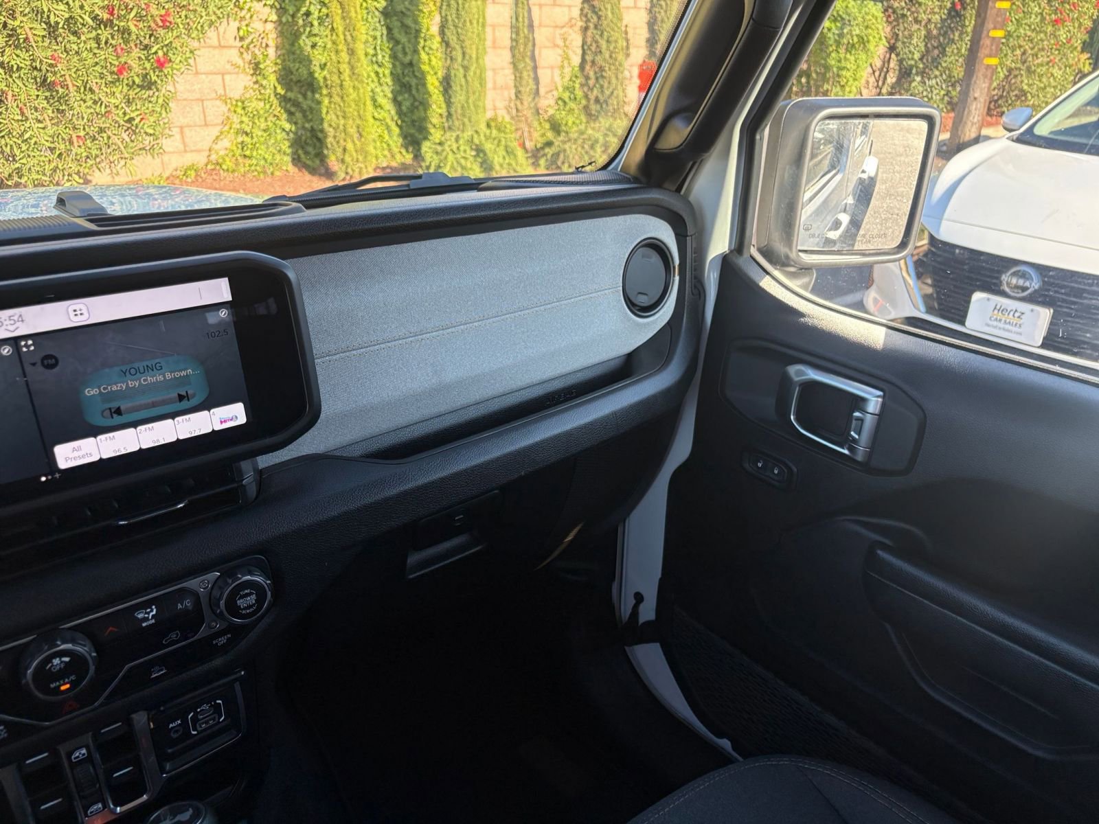 Used 2025 Jeep Wrangler Sport S image 34