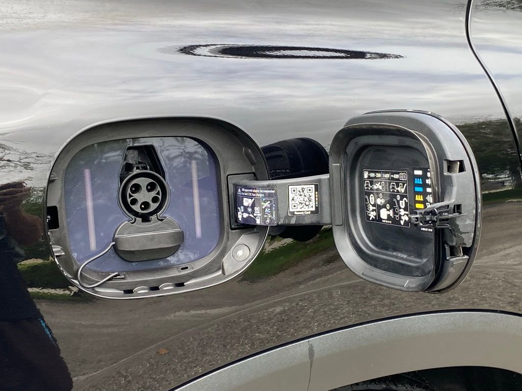 Used 2023 Mercedes-Benz EQS 450+ SUV image 11