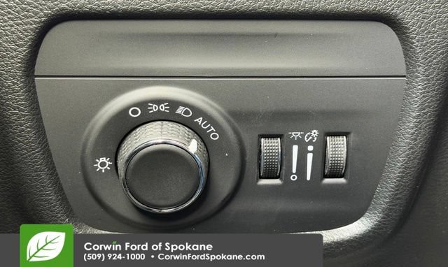 Used 2024 Jeep Grand Cherokee Laredo w/ Trailer Tow Package AWD/4WD image 25