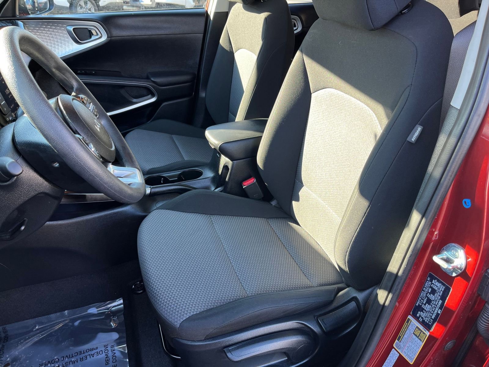 Used 2025 Kia Soul LX w/ LX Technology Package image 32