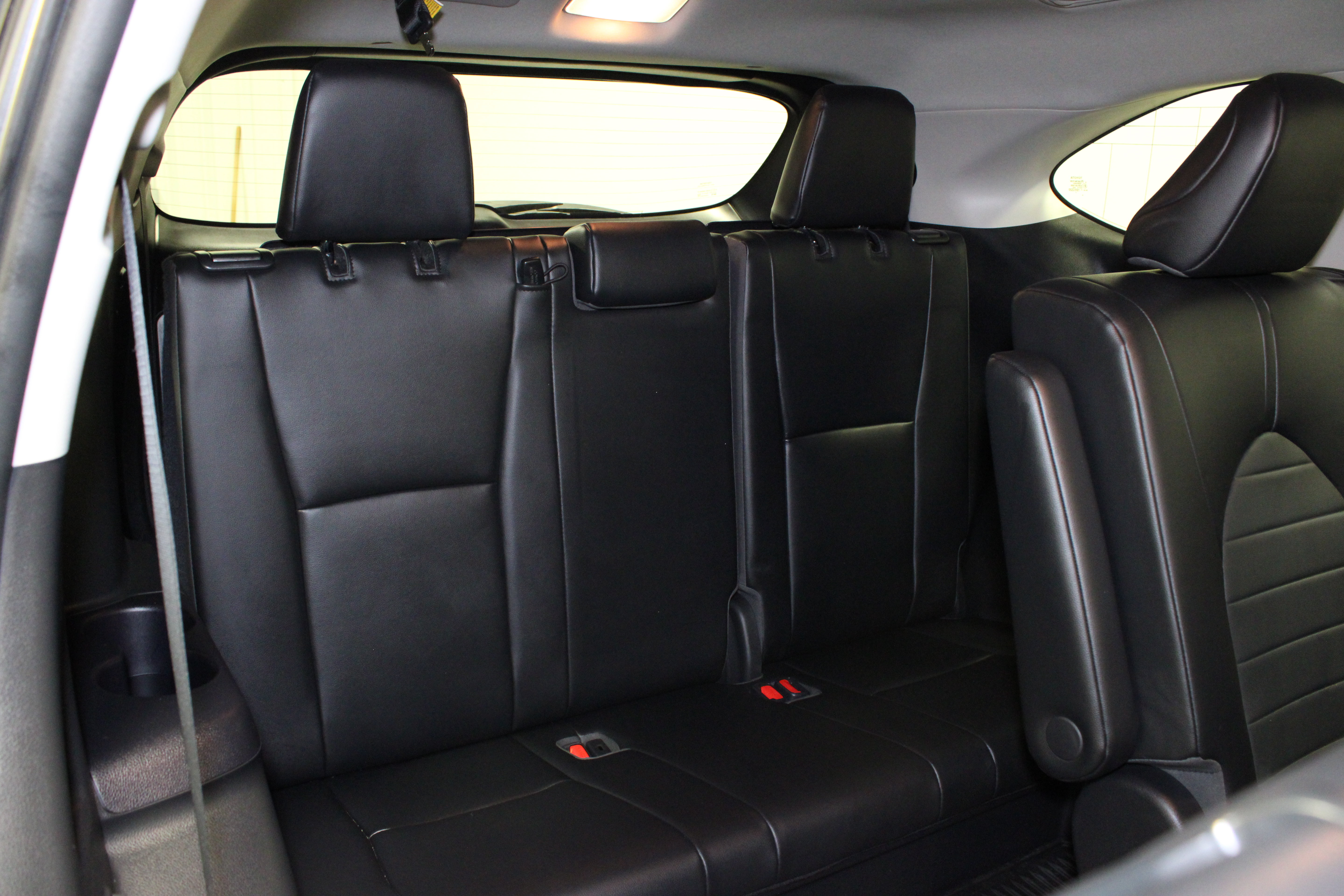 Used 2022 Toyota Highlander XLE AWD/4WD image 18