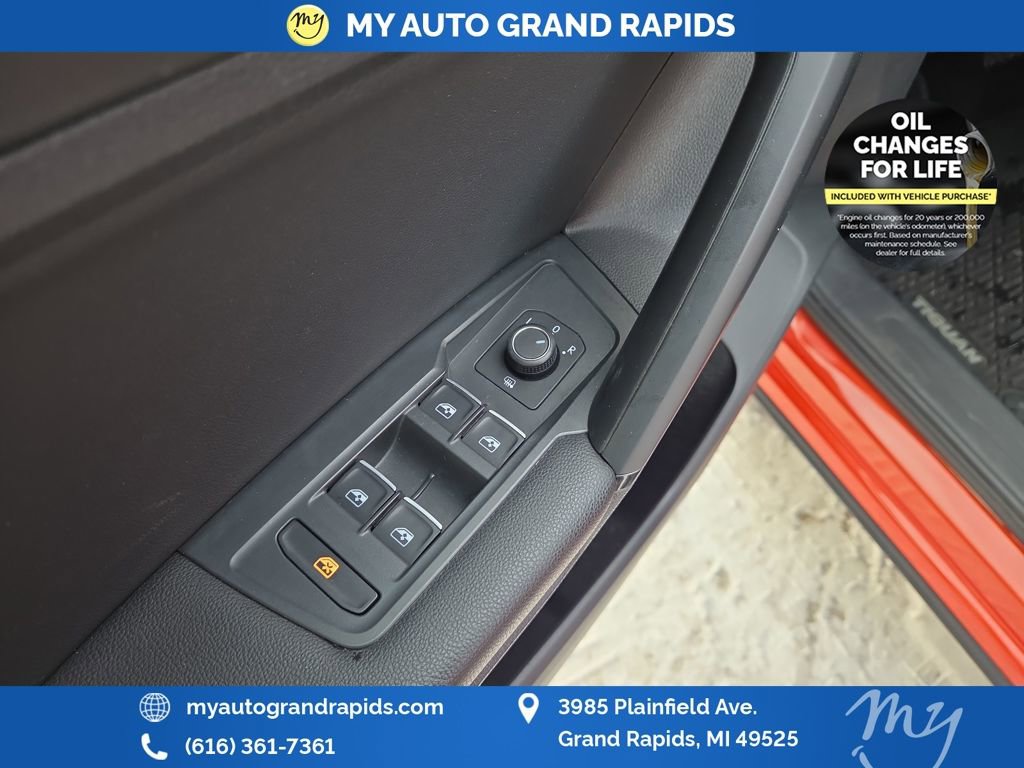 Used 2019 Volkswagen Tiguan SEL image 11