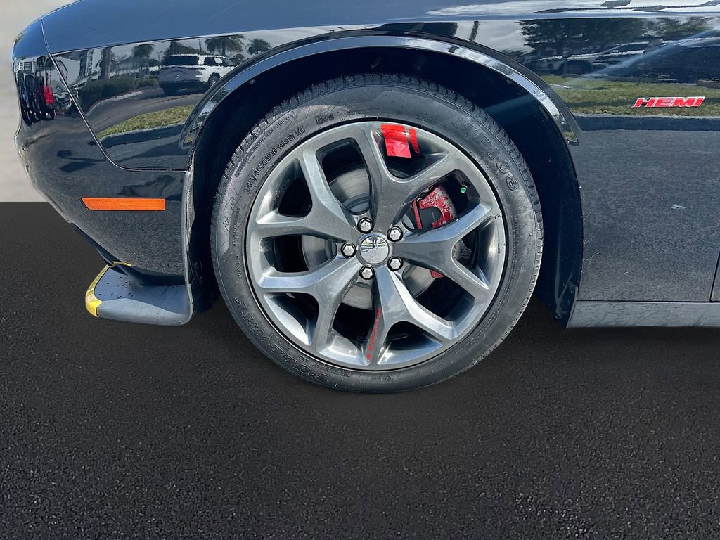 Used 2015 Dodge Challenger R/T w/ Quick Order Package 22B R/T image 34