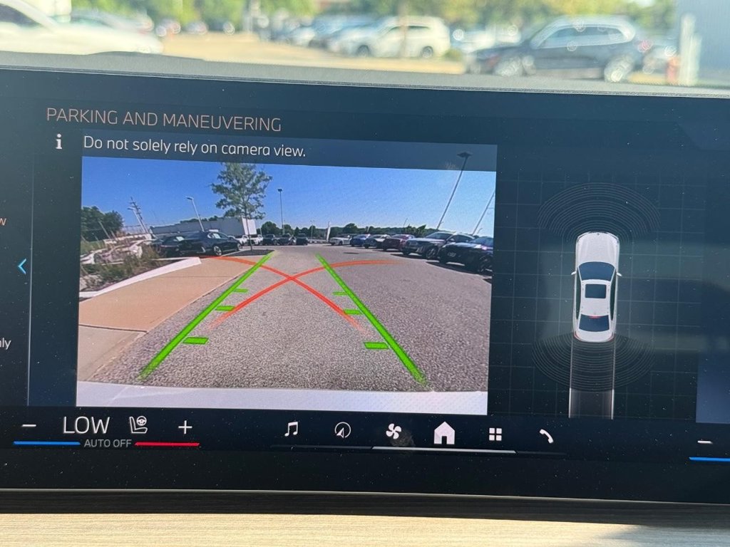 New 2026 BMW 330i xDrive Sedan AWD/4WD image 14