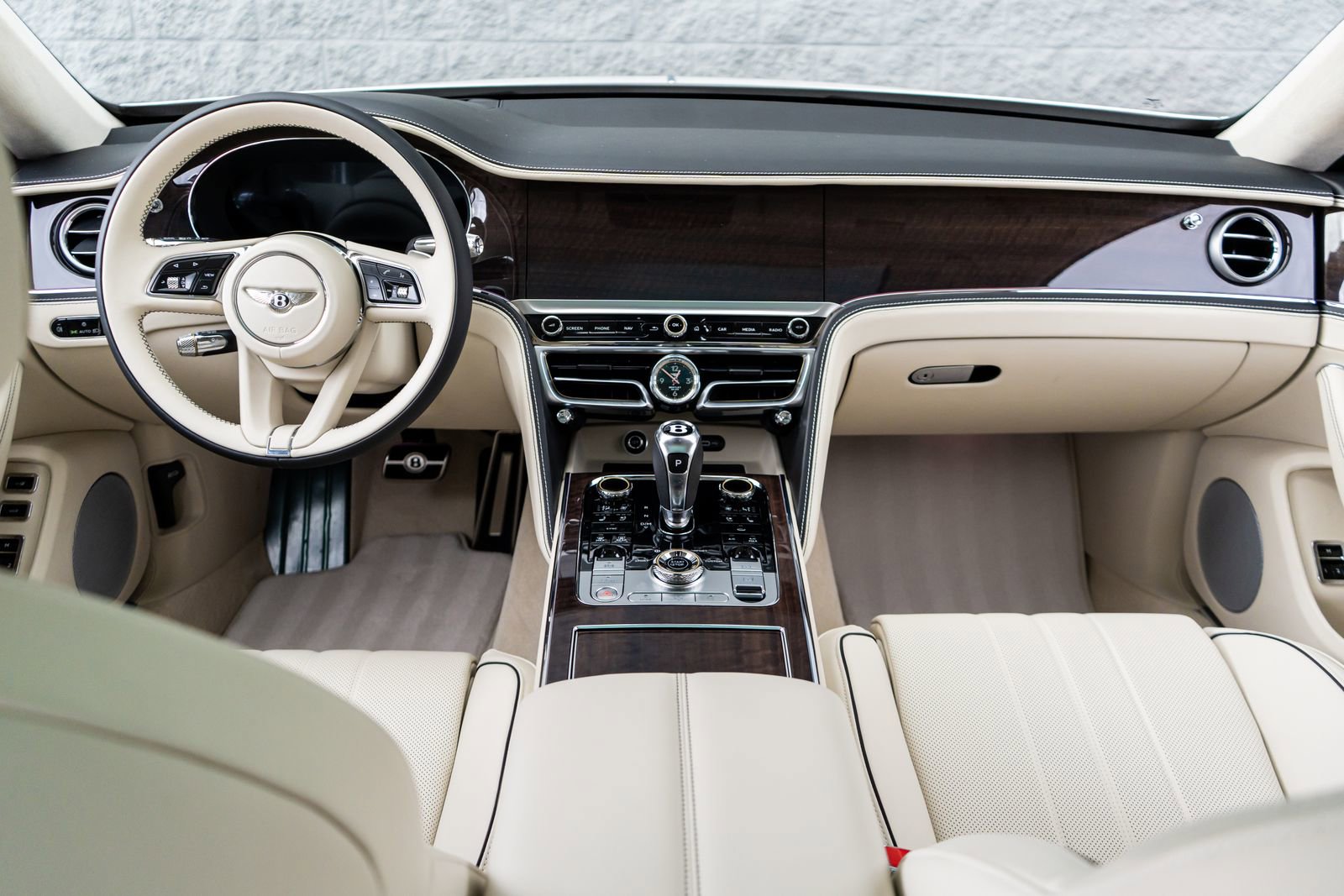 New 2026 Bentley Flying Spur Plug-In Hybrid image 4