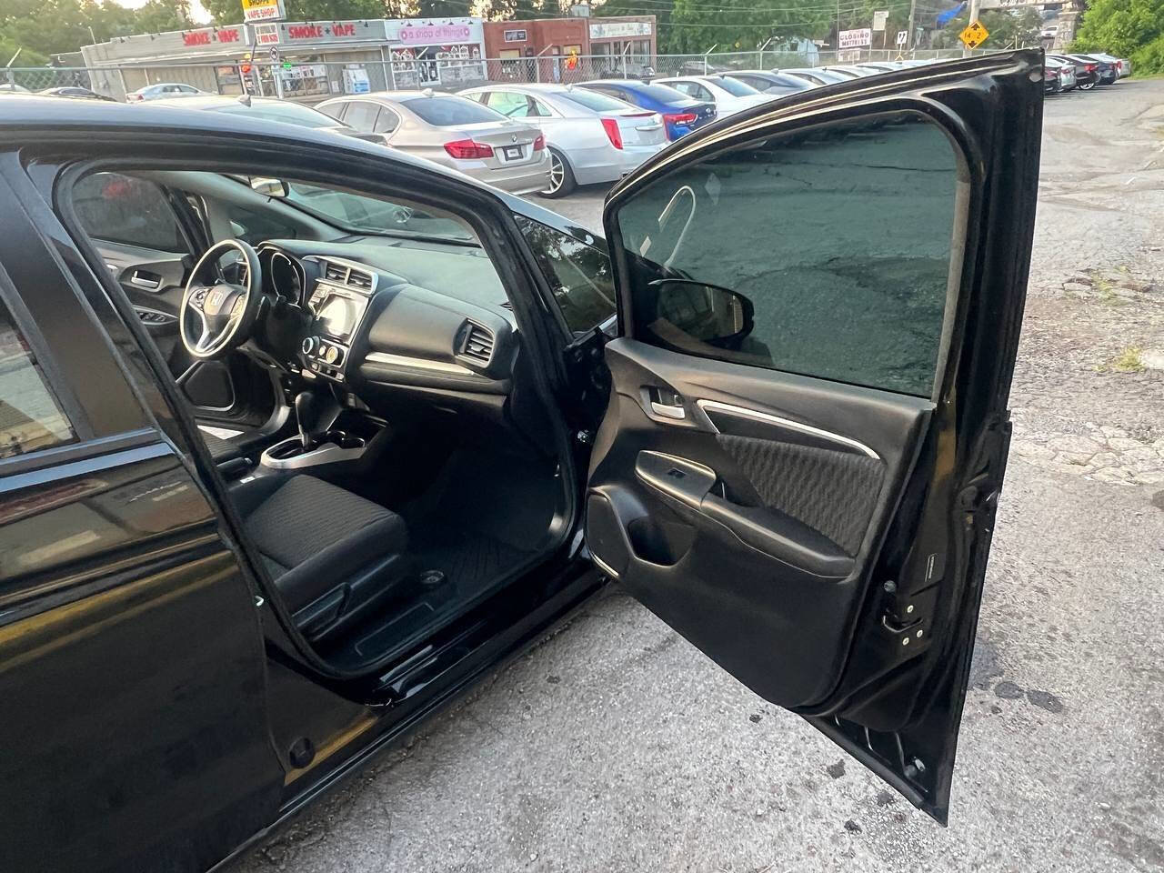 Used 2018 Honda Fit EX image 17