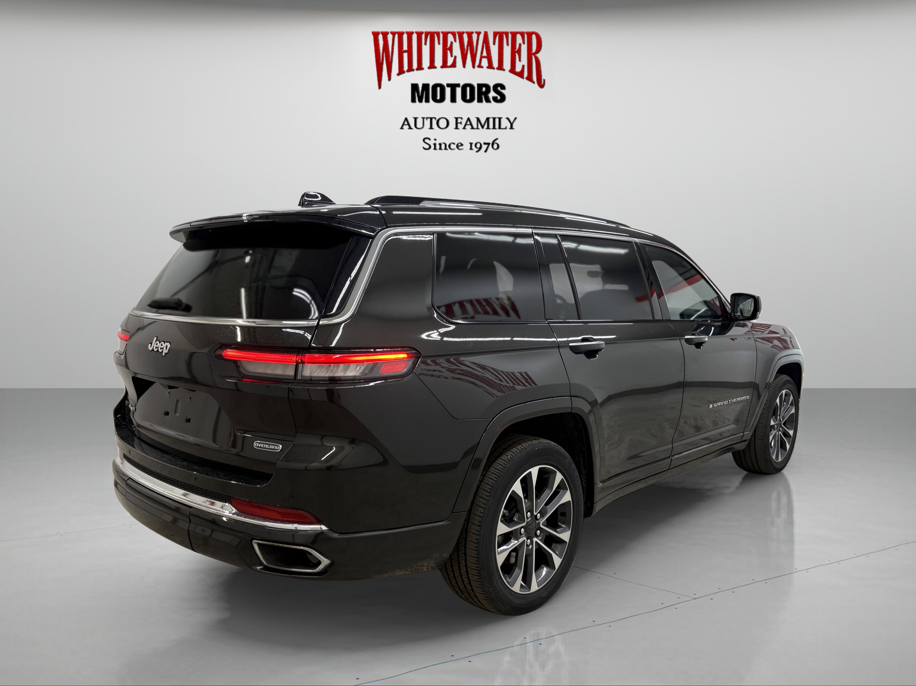 Used 2022 Jeep Grand Cherokee L Overland AWD/4WD image 3