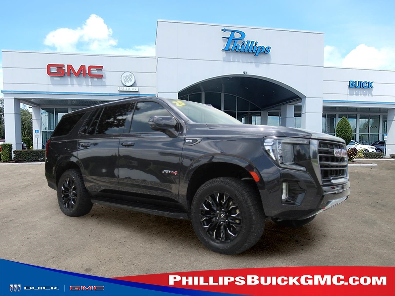Used 2024 GMC Yukon AT4 w/ Technology Package AWD/4WD image 1