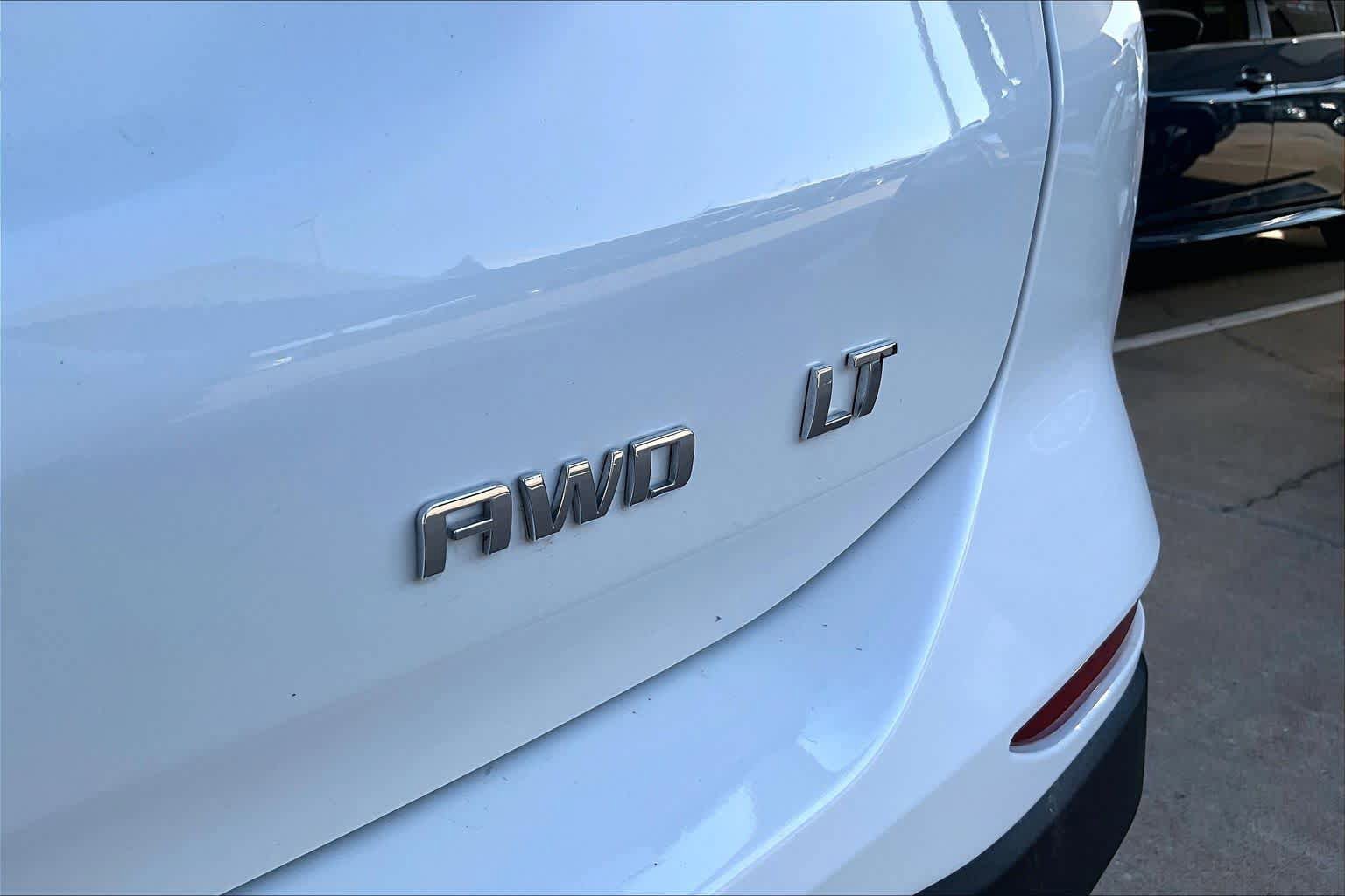 Used 2024 Chevrolet Equinox LT FWD image 10