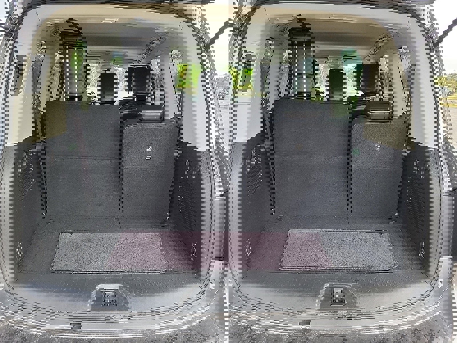 Used 2019 Nissan Armada SL w/ Premium Package image 34