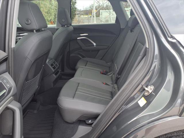 Used 2025 Audi Q5 Premium w/ Convenience Package AWD/4WD image 14