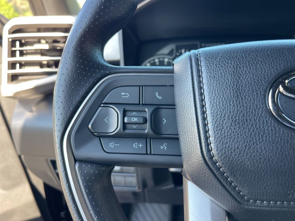 Used 2026 Toyota Tundra SR5 AWD/4WD image 17