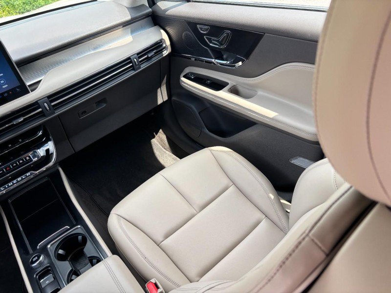 Certified 2023 Lincoln Corsair FWD image 14