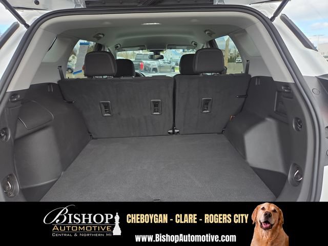Used 2024 GMC Terrain SLE w/ LPO, Floor Liner Package FWD image 15