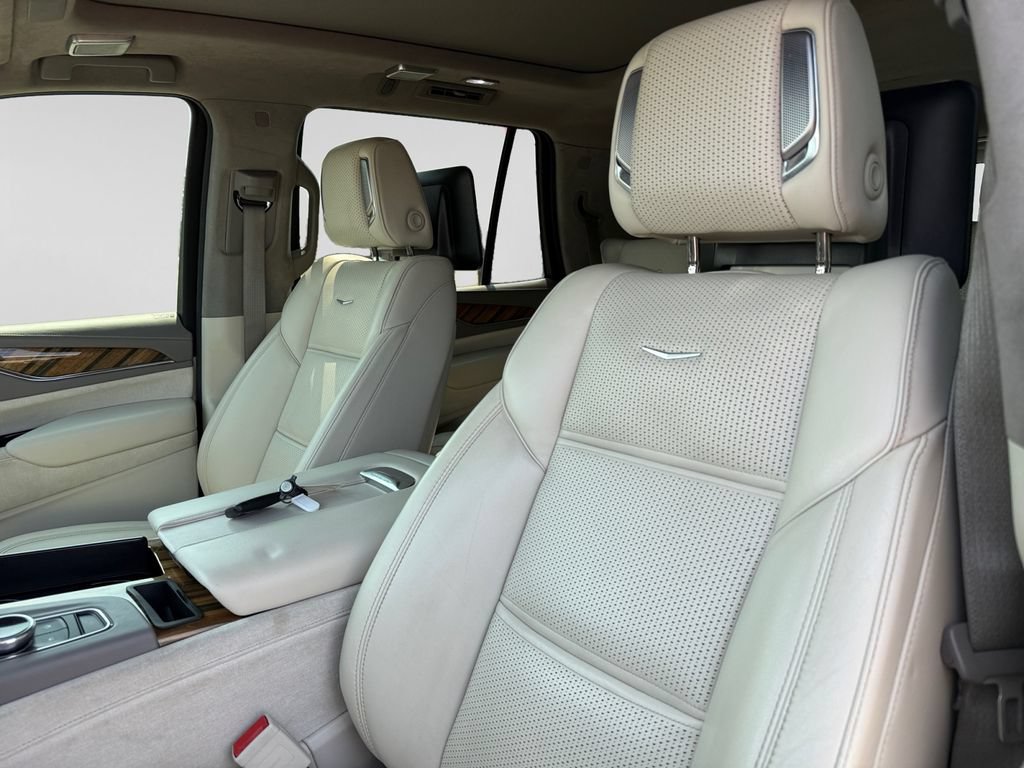 Used 2021 Cadillac Escalade Sport Platinum w/ LPO, ONYX Package AWD/4WD image 23
