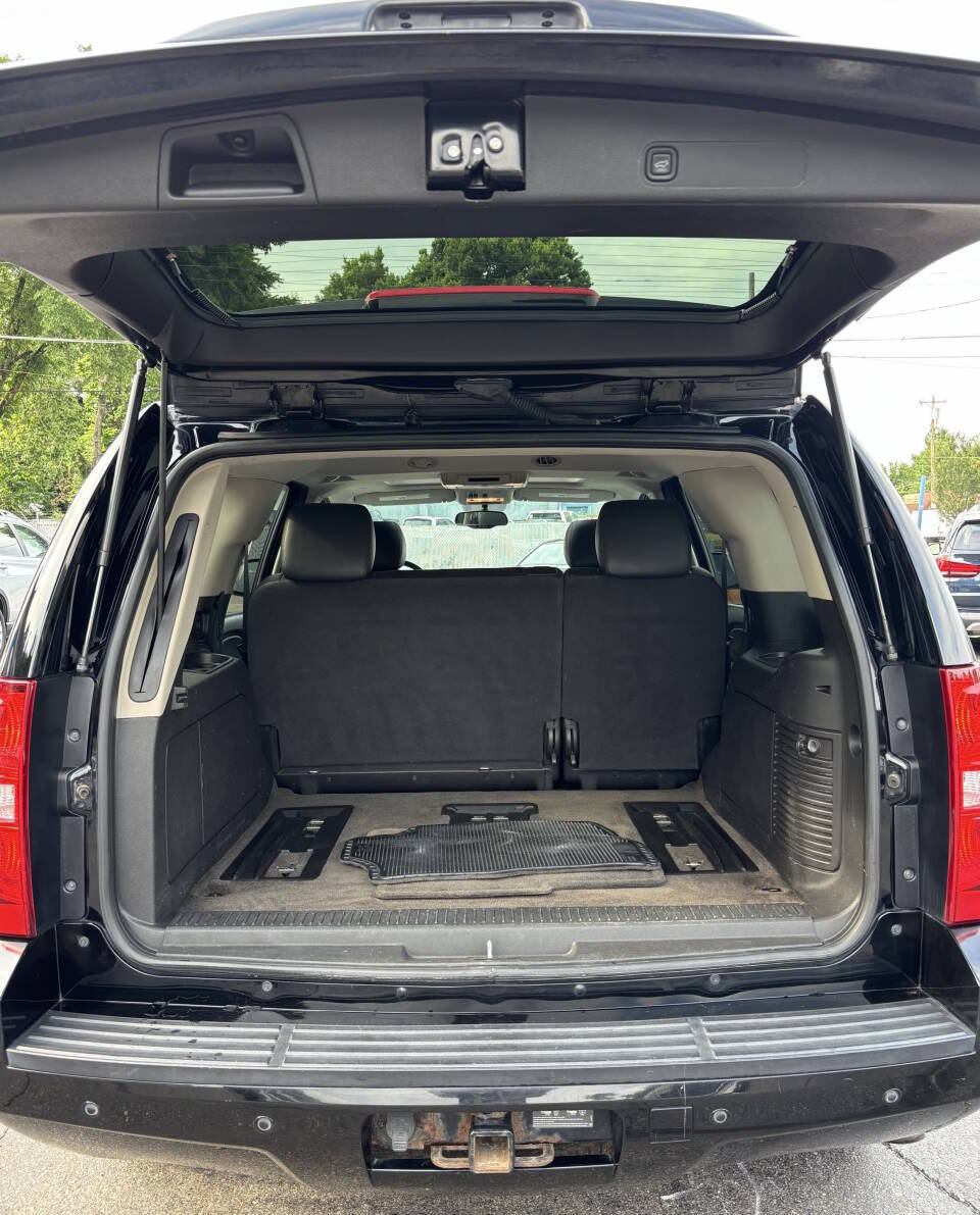 Used 2013 Chevrolet Tahoe LT w/ Luxury Package AWD/4WD image 9