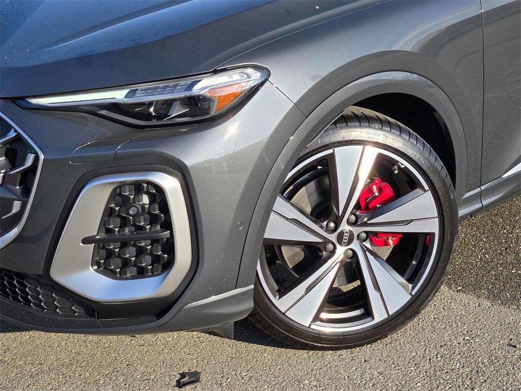 New 2025 Audi SQ5 Premium Plus image 9