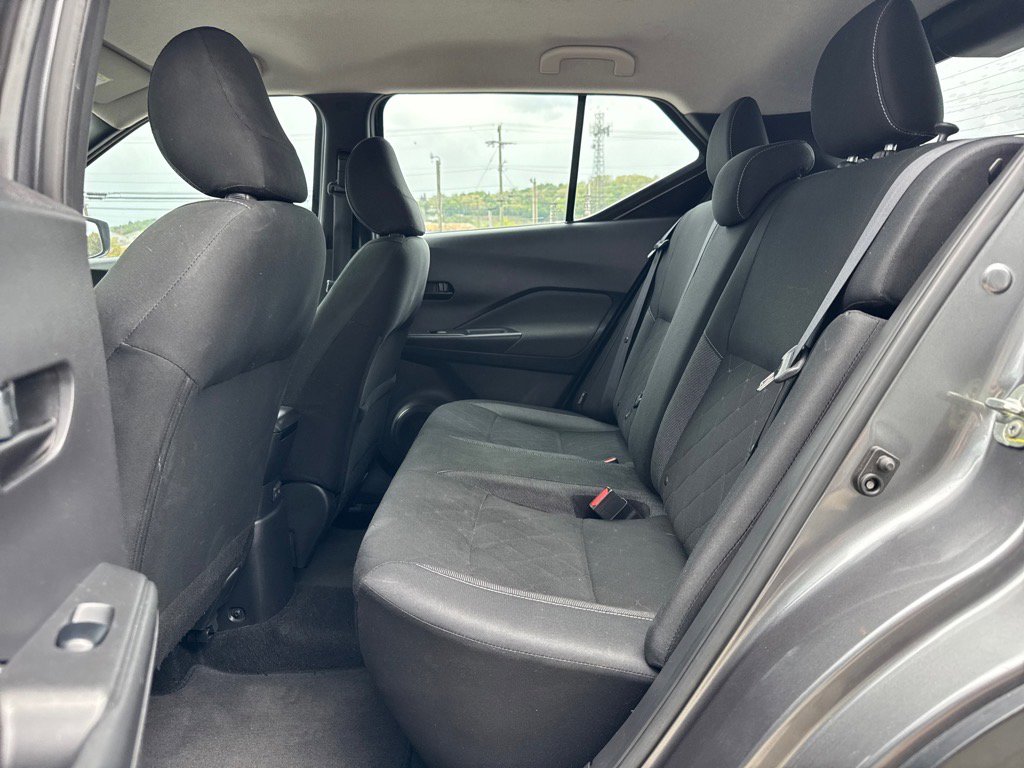 Used 2020 Nissan Kicks S image 8