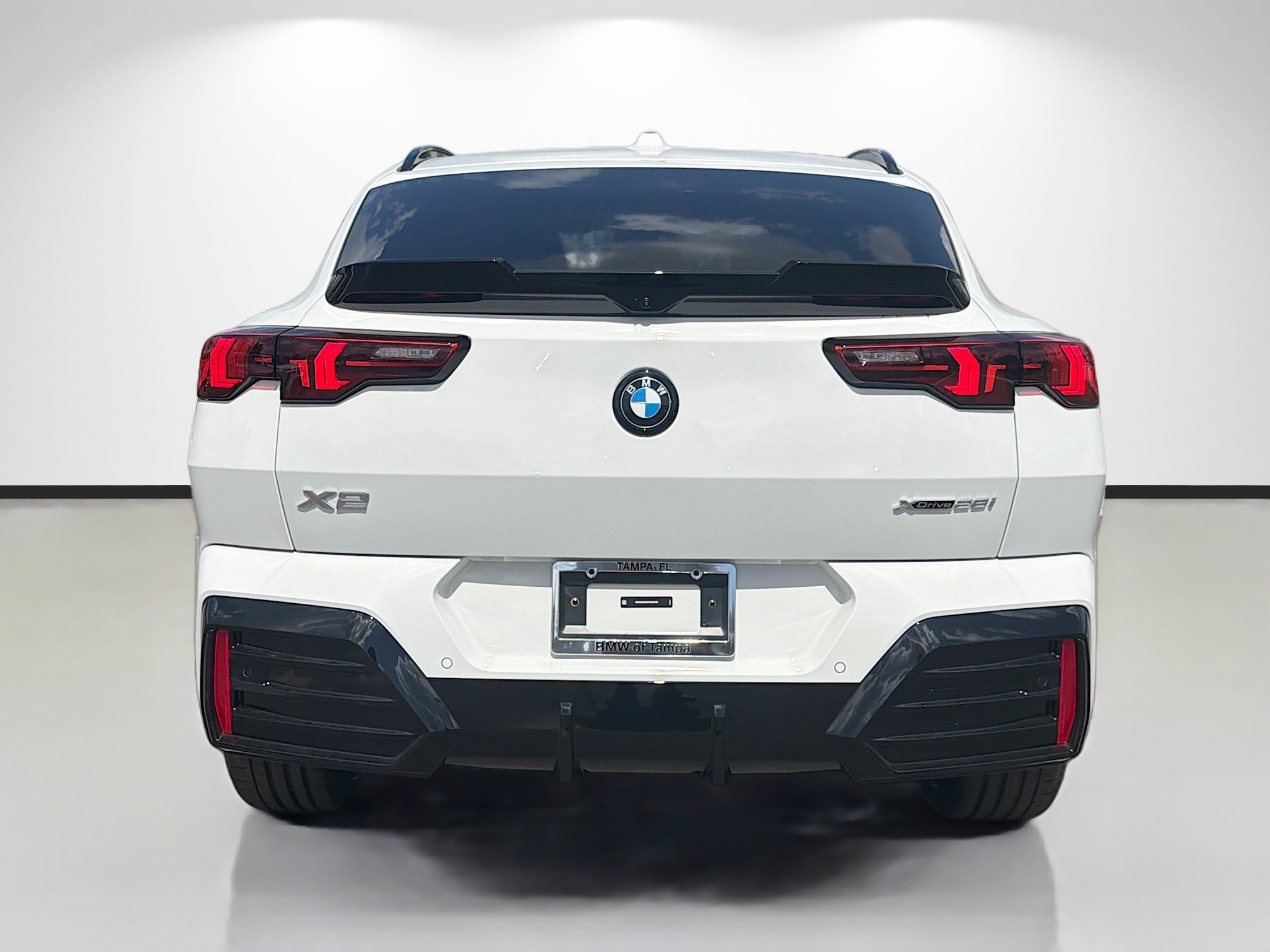New 2026 BMW X2 xDrive28i w/ Technology Package AWD/4WD image 4