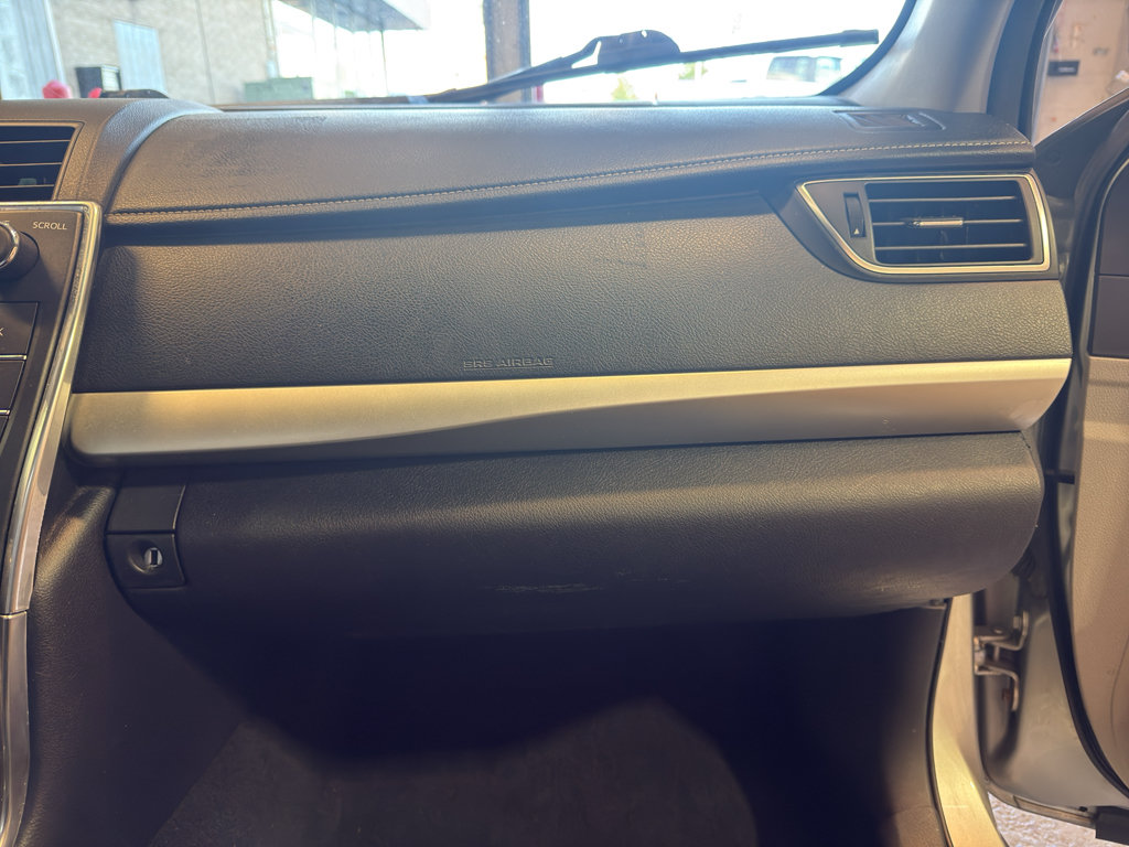 Used 2016 Toyota Camry SE FWD image 24