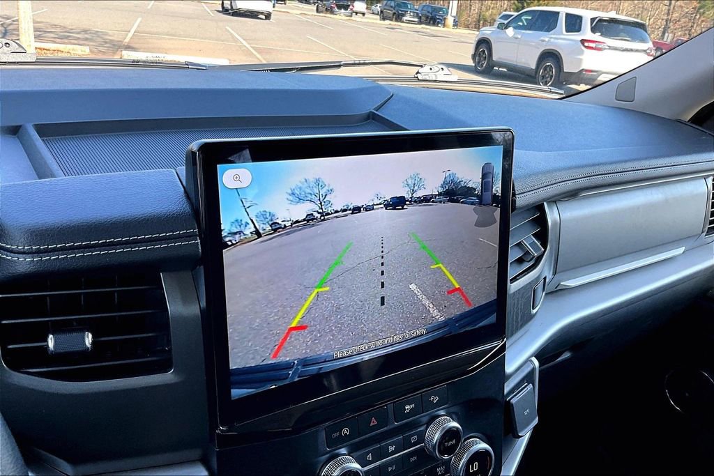 Used 2024 Ford Expedition XLT image 11