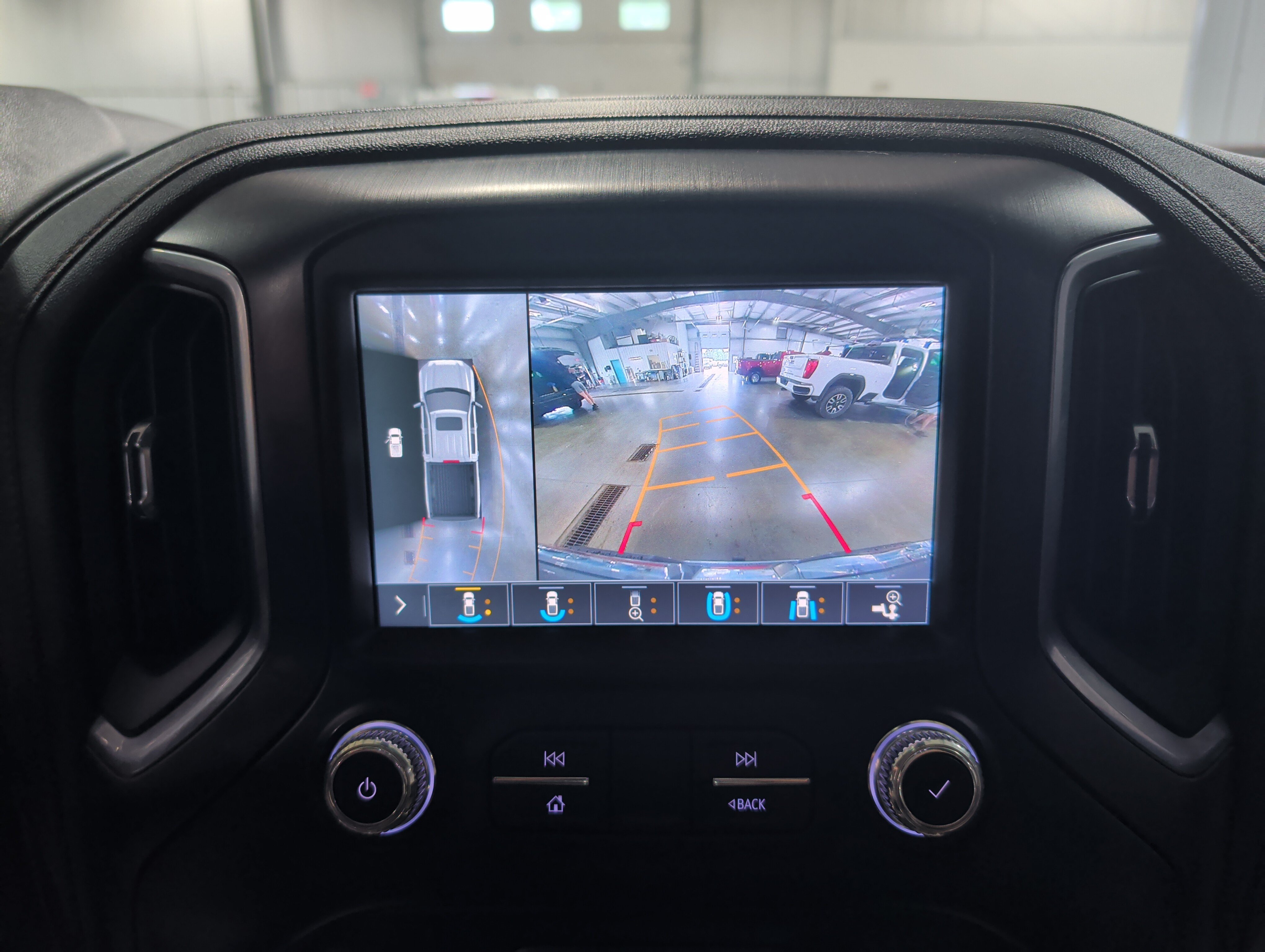 Used 2019 GMC Sierra 1500 AT4 w/ Technology Package AWD/4WD image 14